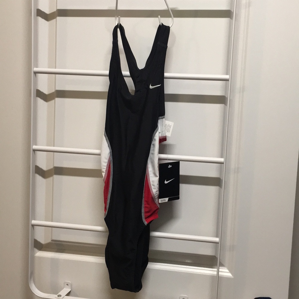 Brand new nike suit.